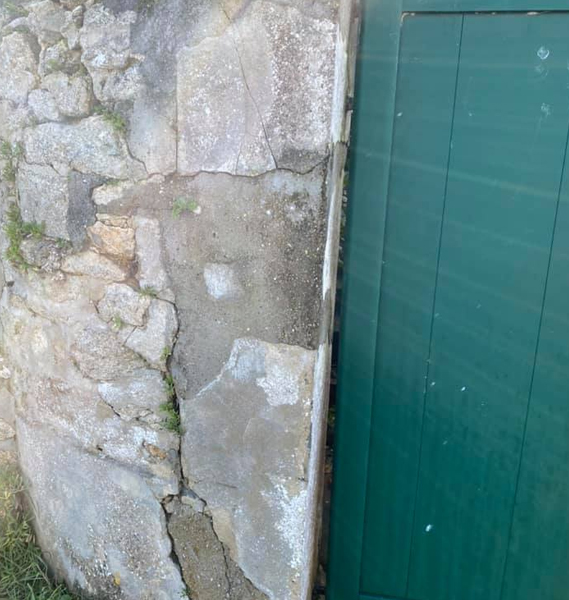 Maçon à Plumergat